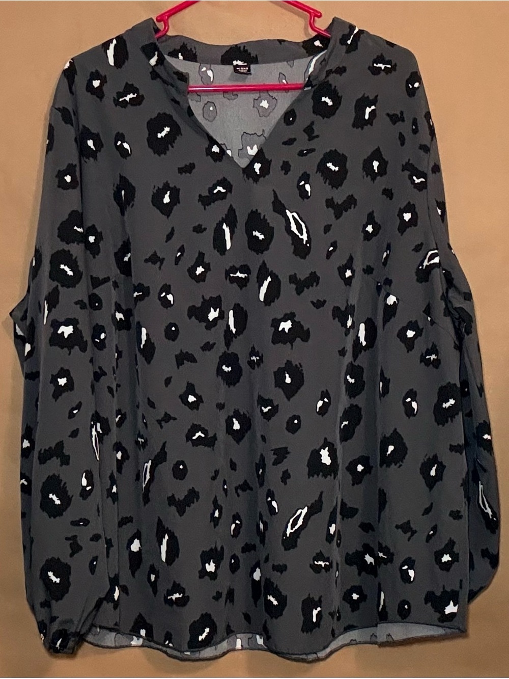SHEIN Curve 3XL Grey Black Leopard Print V-Neck Elastic Cuff Long Sleeve Blouse